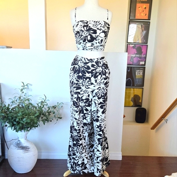 Anthropologie Pants - New! Anthropologie 2 PC Set Crop Top High Waist Wide Leg Pants Midnight Sky L